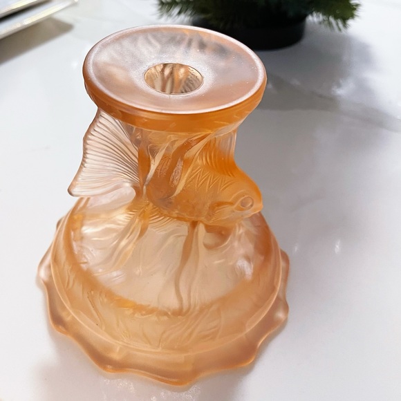 🕯 Beautiful Vintage Frosted Glass Fish Candle Holder - Picture 2 of 2